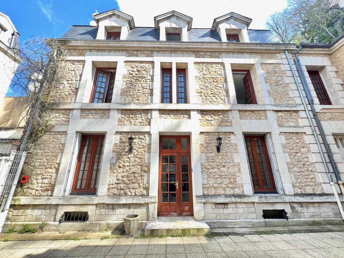 Ferienwohnung Le Descartes, A 50M De La Gare Fibre/Tv Connecte Poitiers Exterior foto